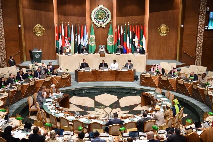 البرلمان العربي يجدد دعمه لوحدة اليمن وجهود الرئيس العليمي في حماية المدنيين وصون المؤسسات ومركزها القانوني