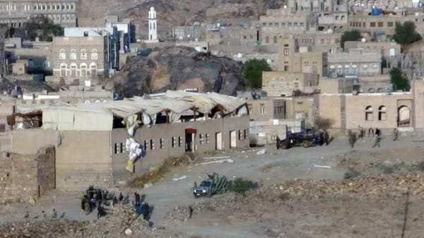 شبكة حقوقية: حصار وقصف حوثي على أحياء في رداع يوقع ضحايا مدنيين ويهدد بكارثة إنسانية
