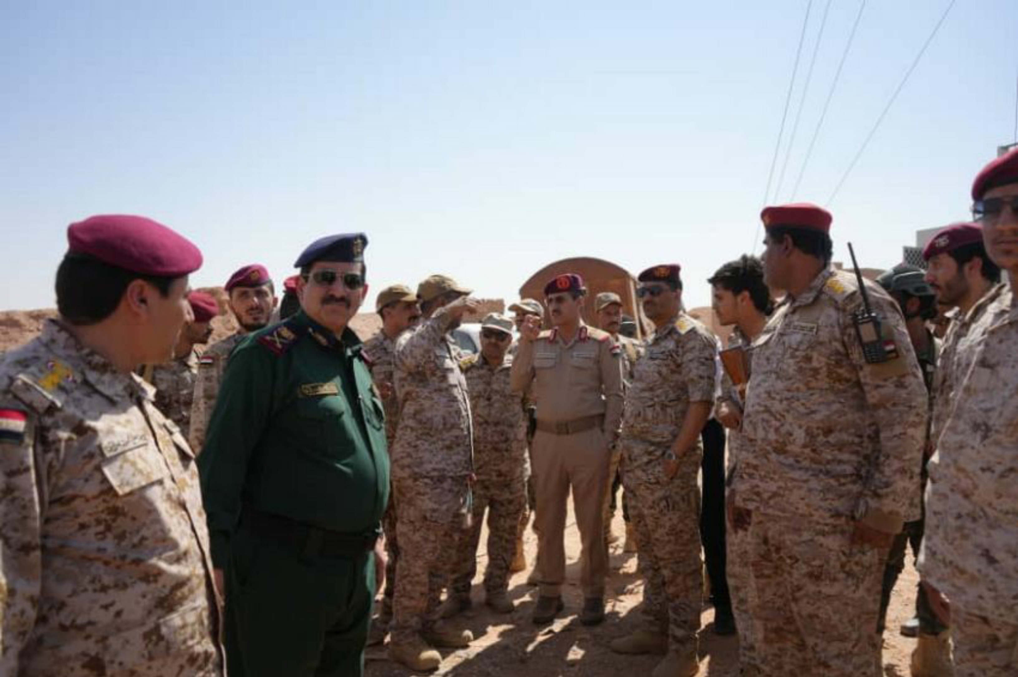 وزيرا الدفاع والداخلية يطلعان على الجاهزية القتالية و الأمنية في منفذ الوديعة وترتيبات تفويج الحجاج
