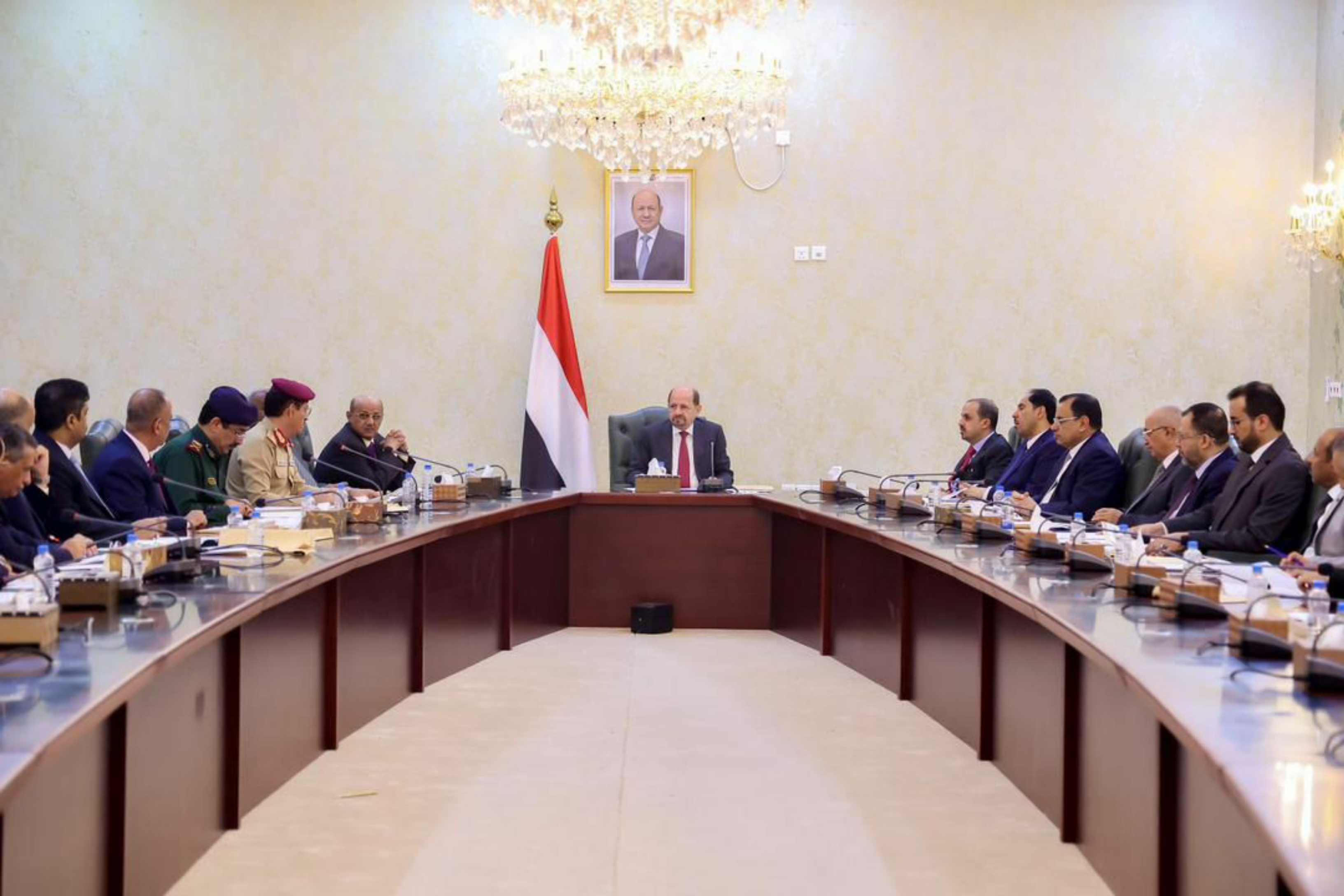 مجلس الوزراء يقر جرعة إصلاحات مالية ومعيشية تشمل بدل غلاء 20% والعلاوات المتأخرة وتحرير الدولار الجمركي