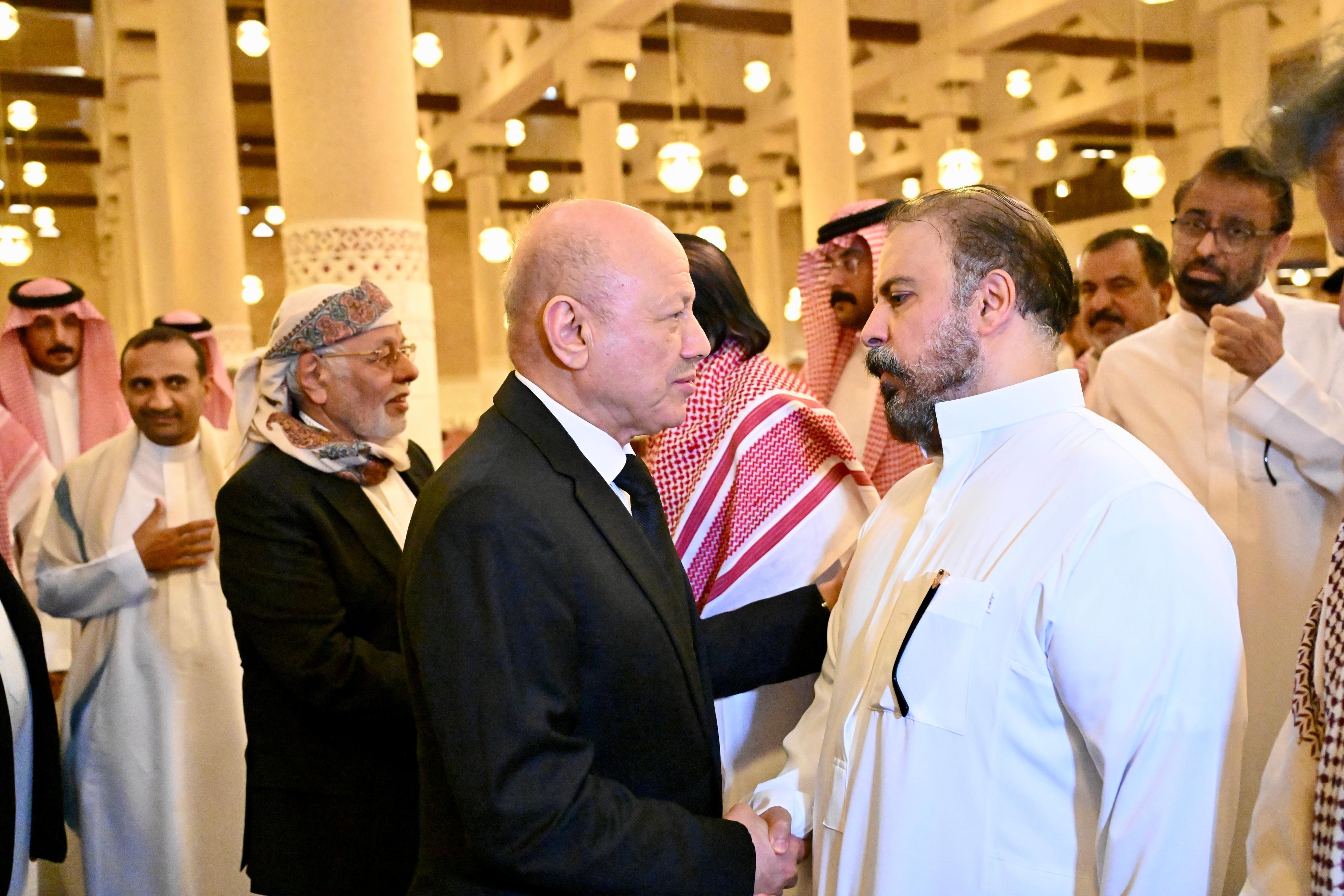 الرئيس العليمي: اليمن خسر برحيل هادي أحد أبرز رجالاته وقادته الشجعان