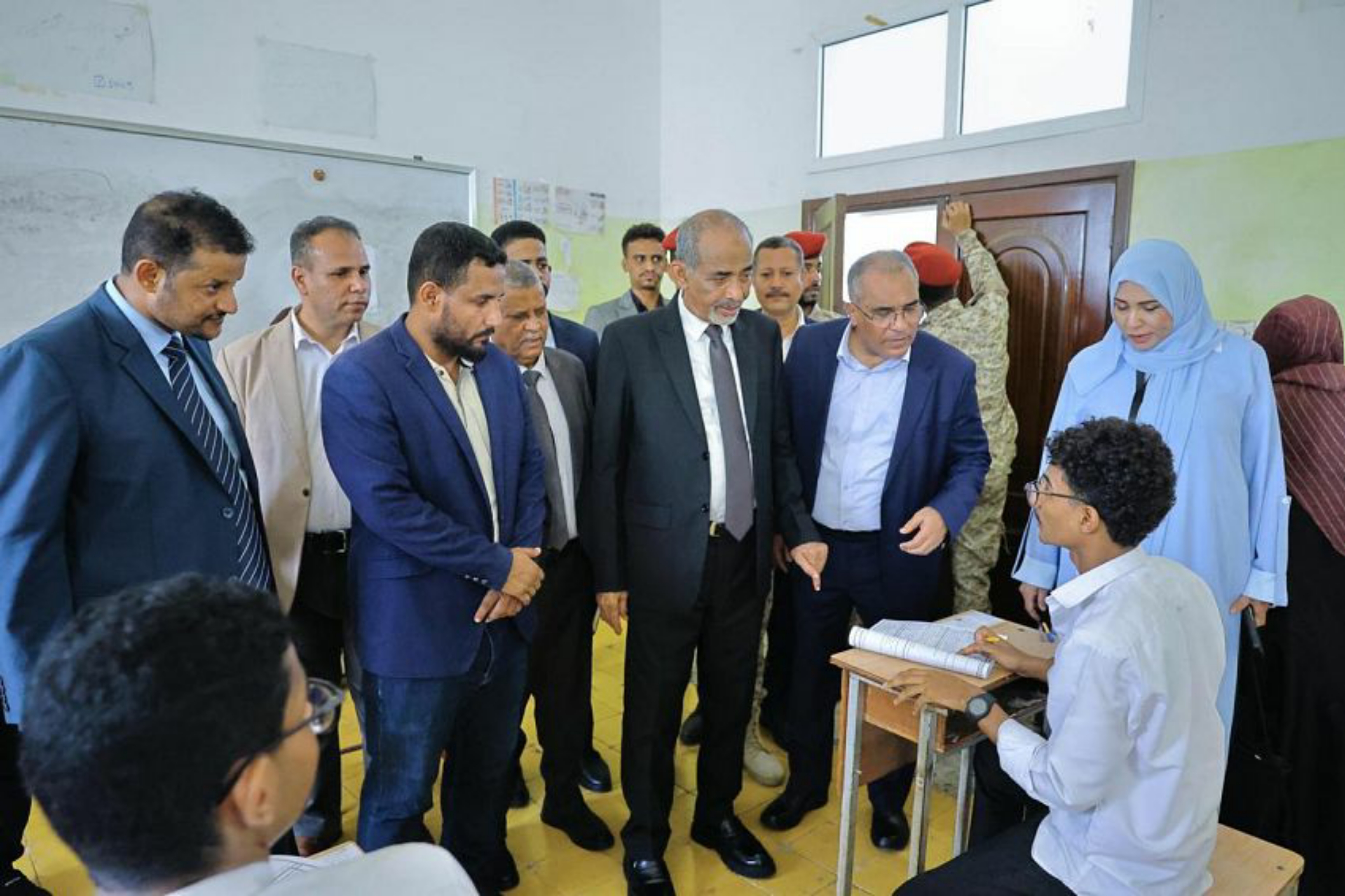 الفريق الصبيحي يدشّن اختبارات الثانوية العامة ويؤكد دعم القيادة السياسية لقطاع التعليم