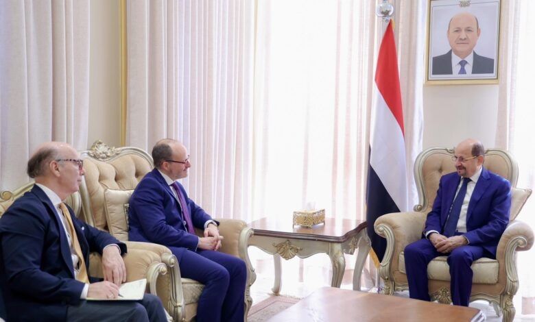 رئيس الوزراء يبحث مع وزير الدولة الإسباني تعزيز الشراكة الاقتصادية وأمن الملاحة في البحر الأحمر
