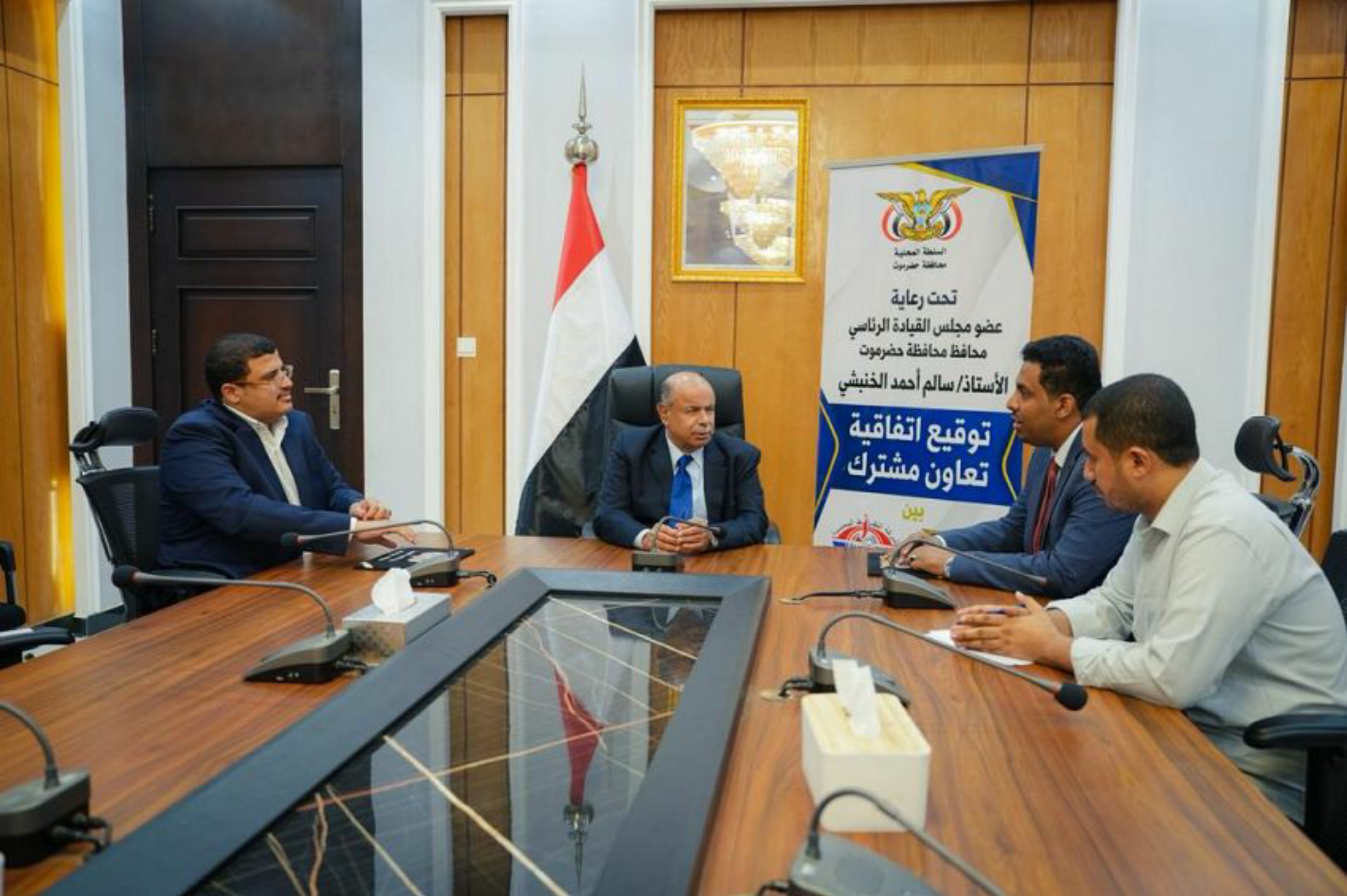 الخنبشي يرعى توقيع ثلاث اتفاقيات ومذكرات تعاون في مدينة المكلا لدعم قطاعات التعليم والصحة والتأهيل المهني