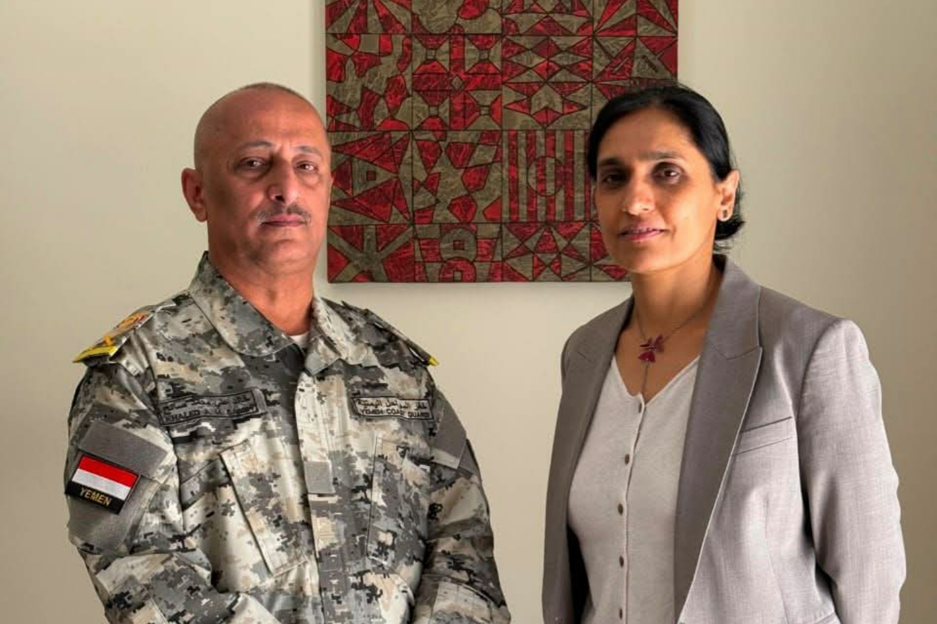 رئيس خفر السواحل يبحث مع السفيرة البريطانية سبل تطوير التعاون المشترك