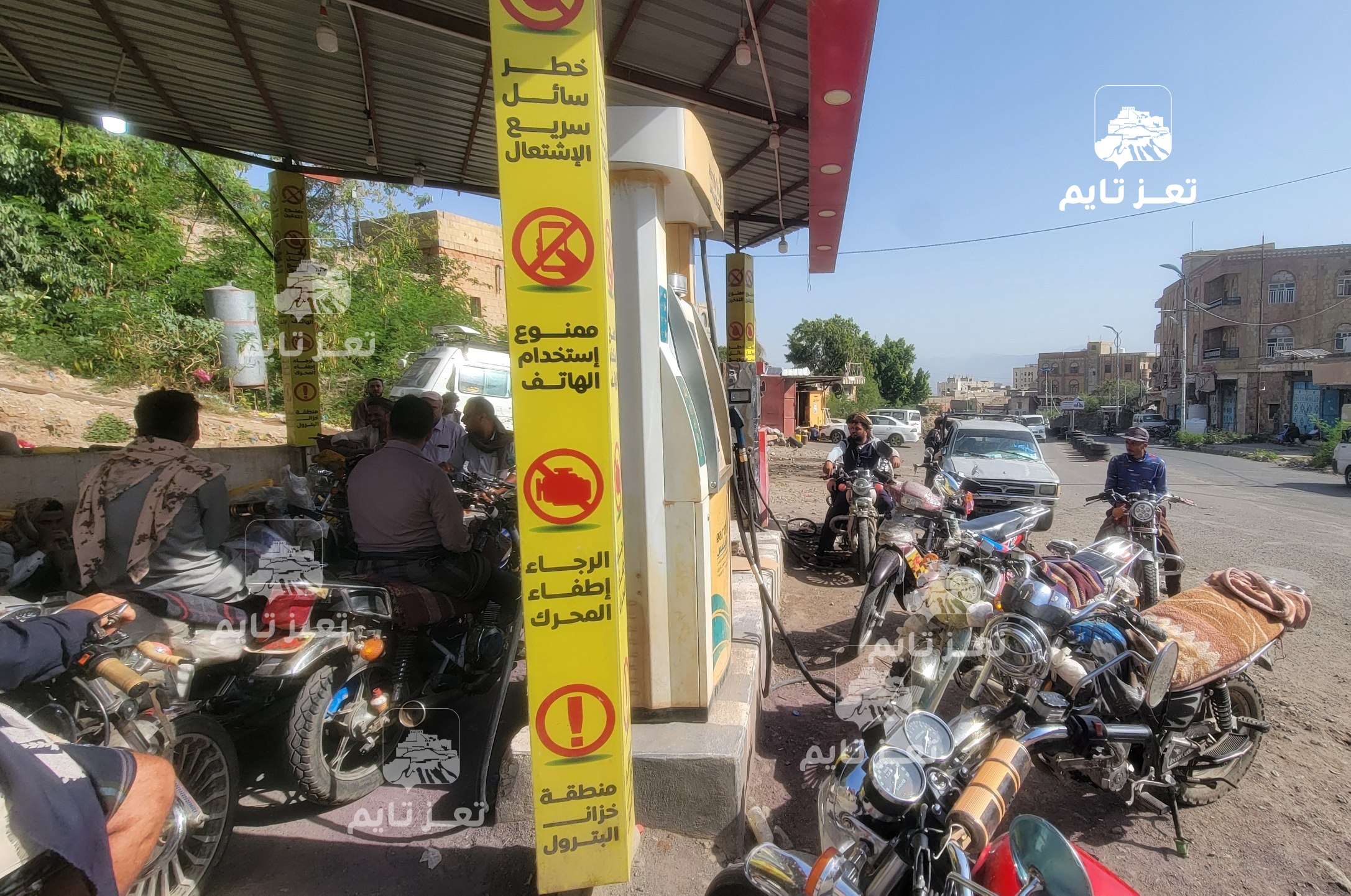 تجدد أزمة المشتقات النفطية في تعز والسوق السوداء ترفع الأسعار