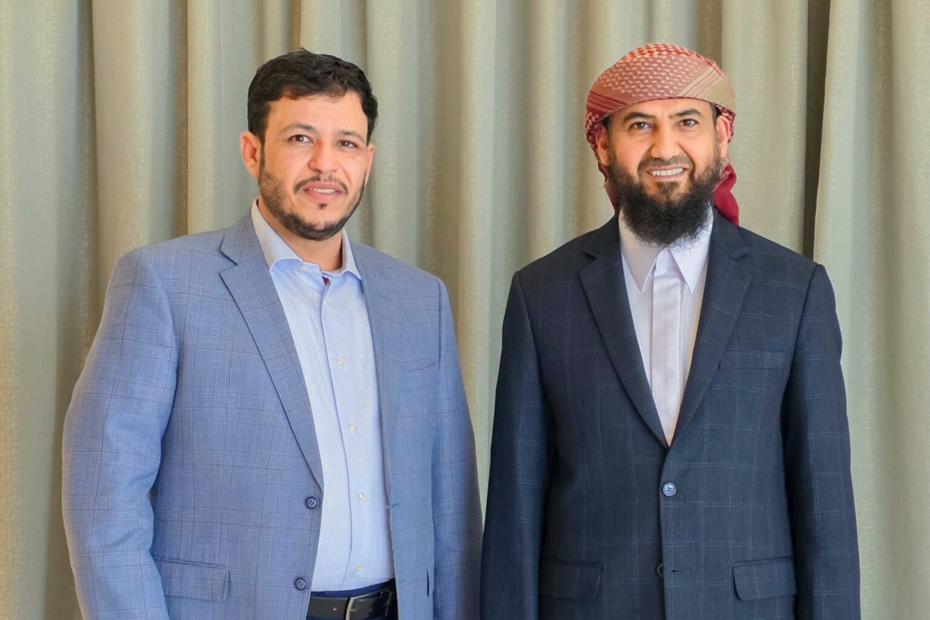 المحرمي والعليمي يؤكدان دعم الإصلاحات وجهود تعزيز الاستقرار