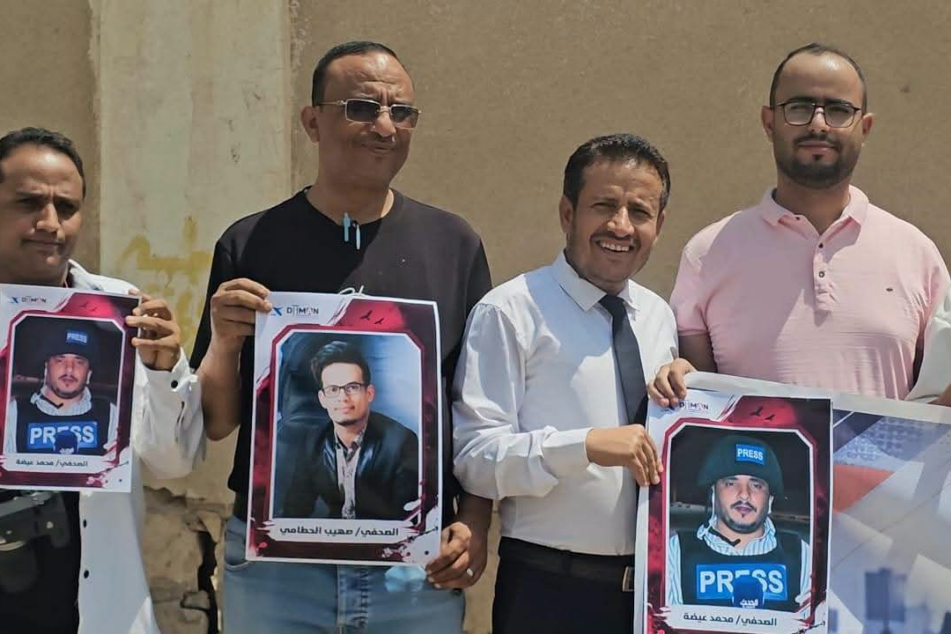 منظمة محلية تكشف خلال وقفة احتجاجية توثيقها أكثر من 90 جريمة قتل بحق صحفيين منذ اندلاع الحرب