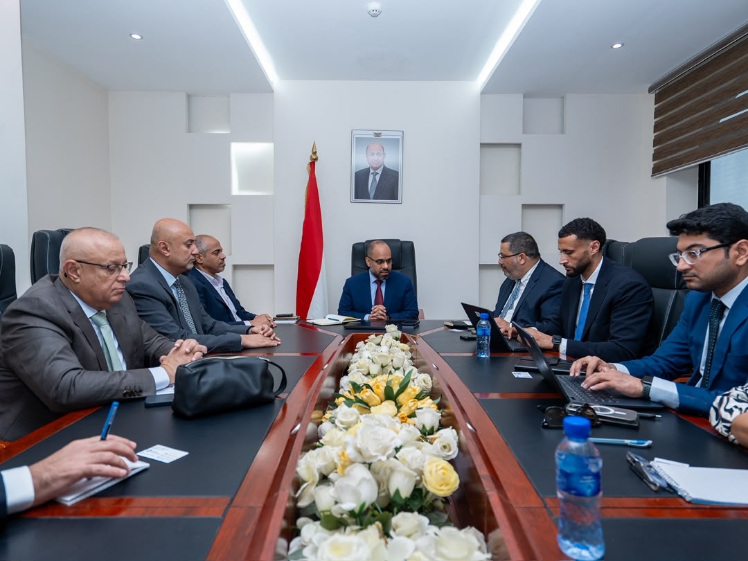"باصرة" يبحث مع وفد البنك الدولي دعم تطوير البنية التحتية لقطاع الاتصالات في اليمن