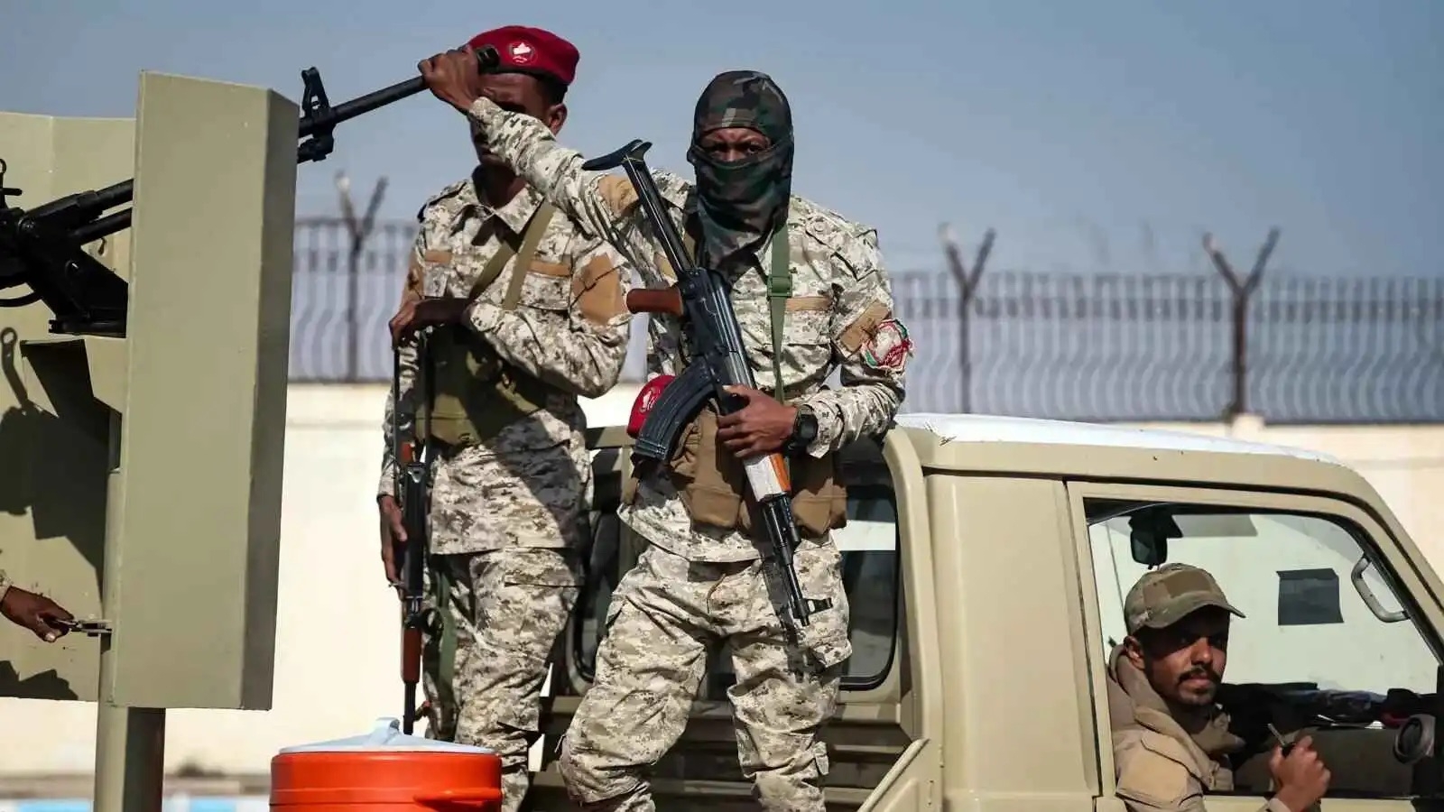 مقتل 50 من عناصر مليشيا الحوثي و15 من قوات الجيش في أعنف معركة عسكرية منذ سنوات جنوب الحديدة
