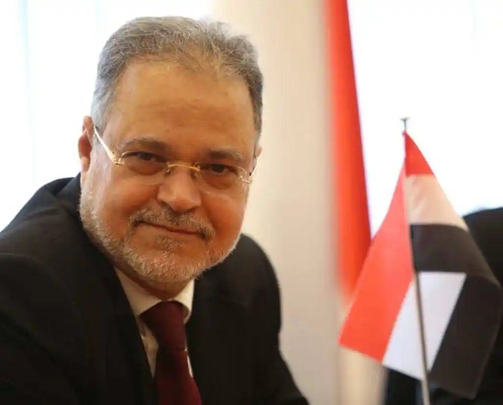 المستشار الرئاسي عبد الملك المخلافي: نتحفظ على اسم الدولة التي سمحت بعبور الطائرة الإيرانية إلى صنعاء
