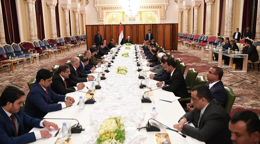 الرئيس هادي: لن يكون هناك بعد اليوم وزير يمارس عمله من خارج اليمن