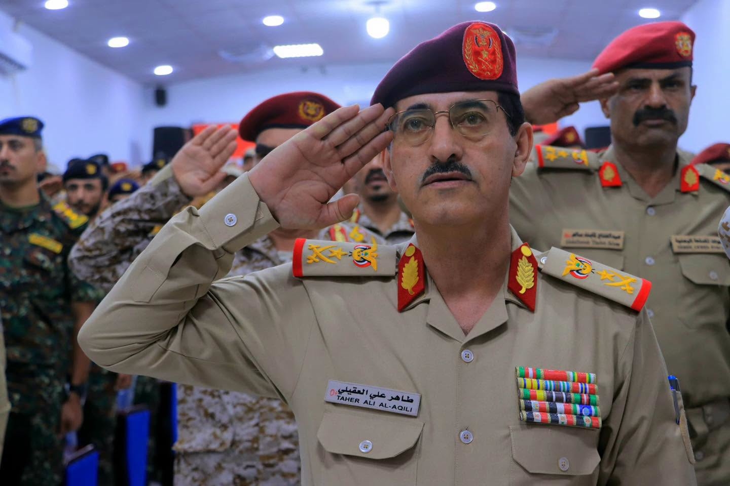 وزير الدفاع اليمني  يوجه بيانا هاما وعاجلا  للقوات المسلحة والشعب