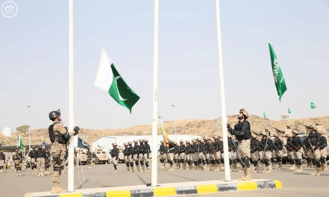 رويترز: هجمات مليشيا الحوثي على السعودية تضع باكستان أمام اختبار صعب