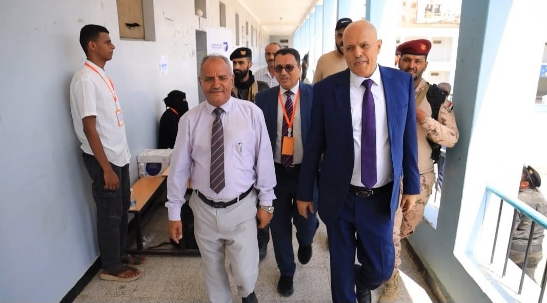 تدشين اختبار المفاضلة في ثانوية المتفوقين بتعز