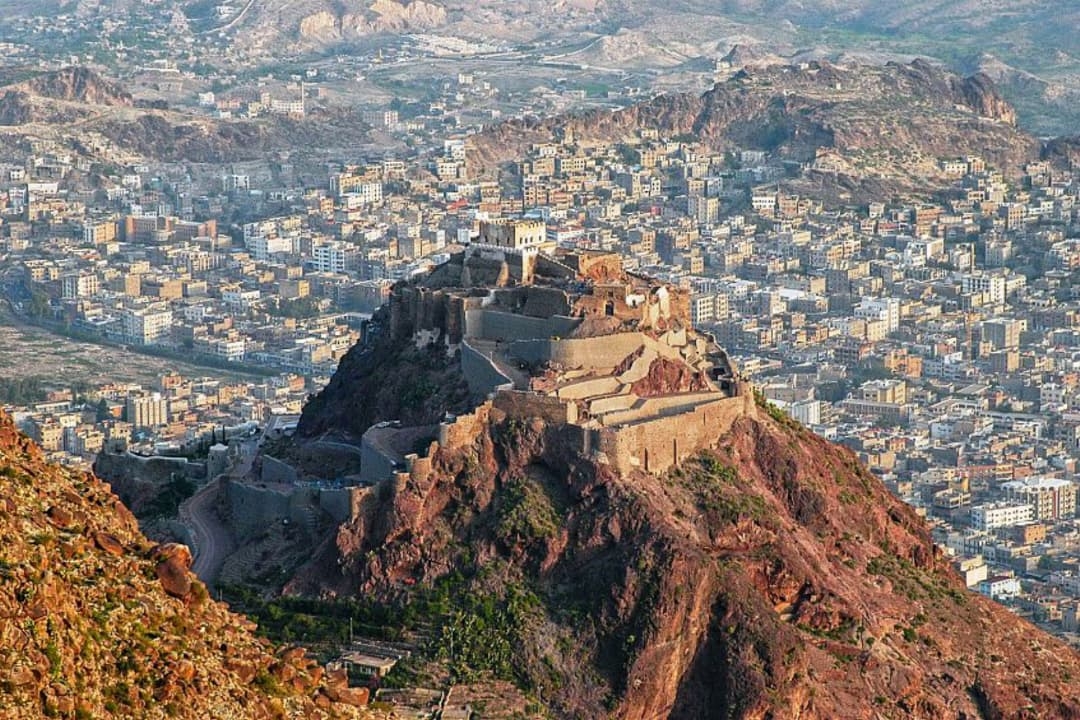 شرطة تعز تعلن ضبط 94% من الجرائم وإنجاز آلاف المعاملات خلال النصف الأول من 2026