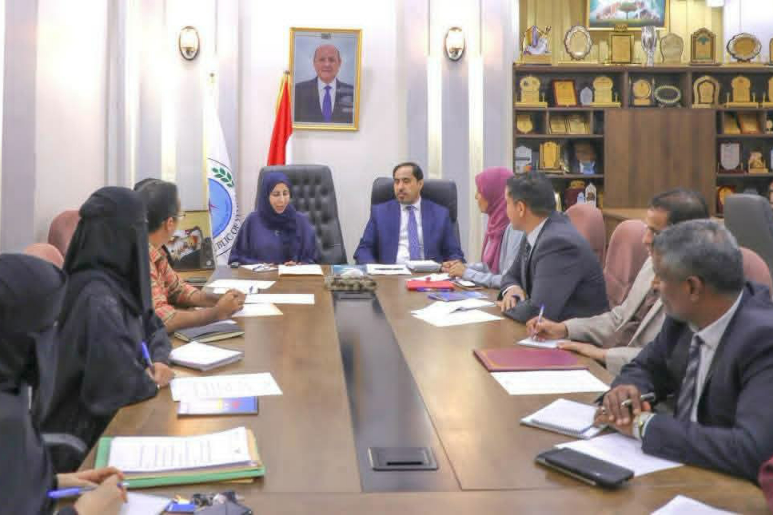 عدن: وزيرا الشباب والتخطيط يبحثان إعادة تأهيل المنشآت الرياضية وتمويل برامج تمكين الشباب