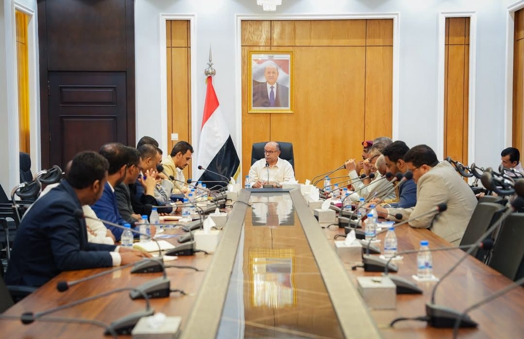 اجتماع أمني في حضرموت لرفع الجاهزية ومواجهة التهديدات استعدادا لاستئناف تصدير النفط تنفيذا للتوجيهات الرئاسية