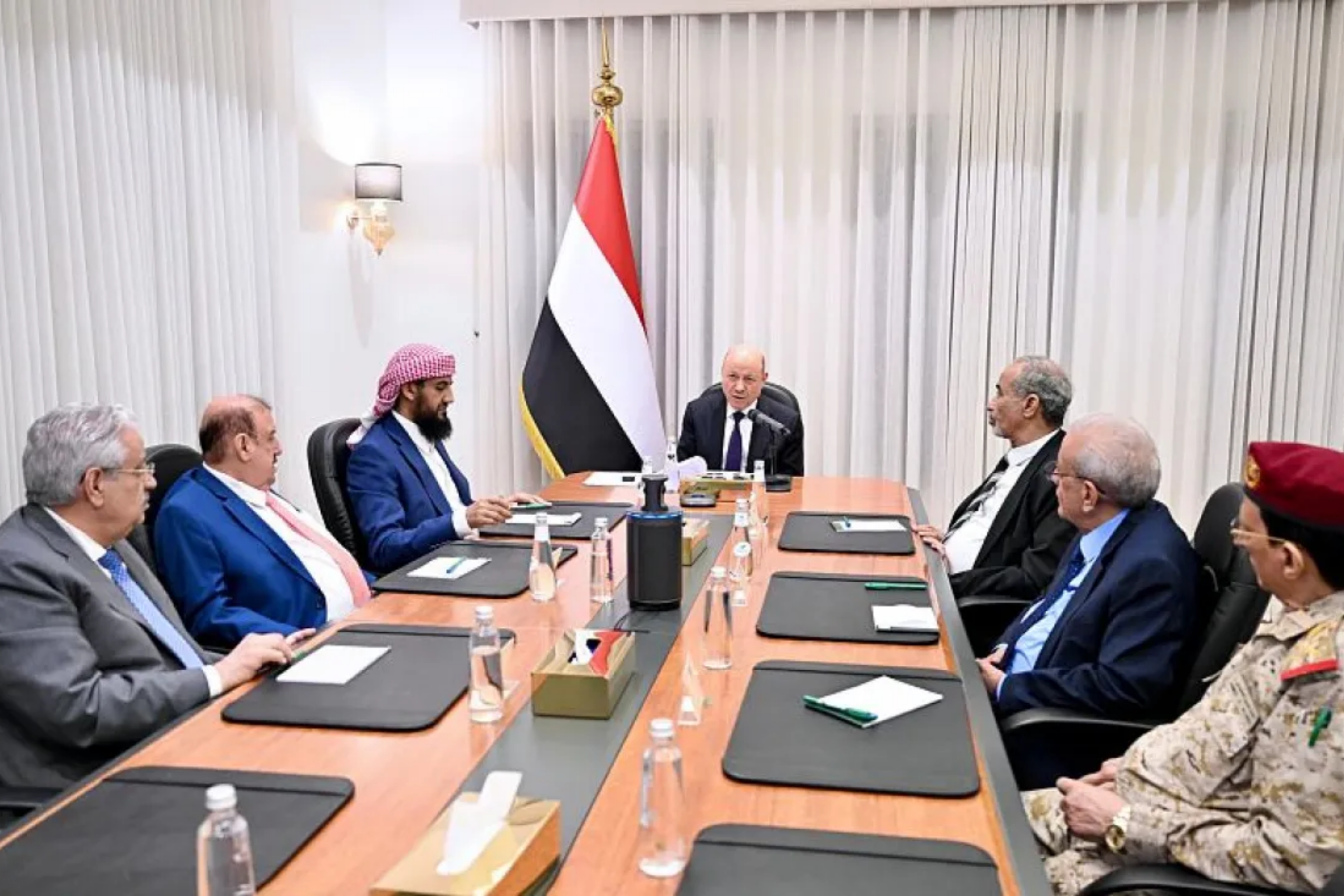 التكتل الوطني للأحزاب يعلن دعمه لتوجهات مجلس القيادة في استعادة مؤسسات الدولة