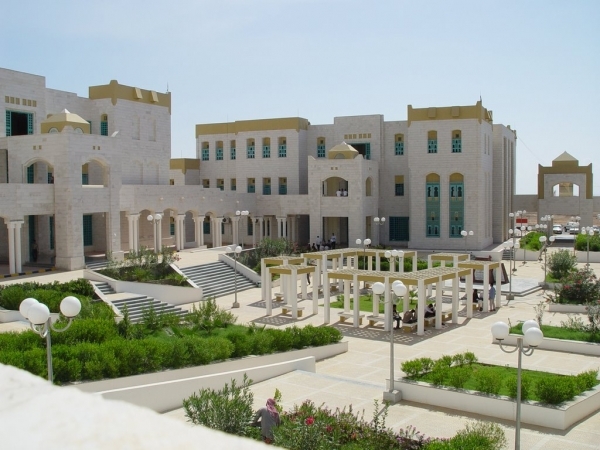 فريق طلابي من جامعة سيئون يتأهل لنهائيات مسابقة دولية لريادة الأعمال في إيطاليا