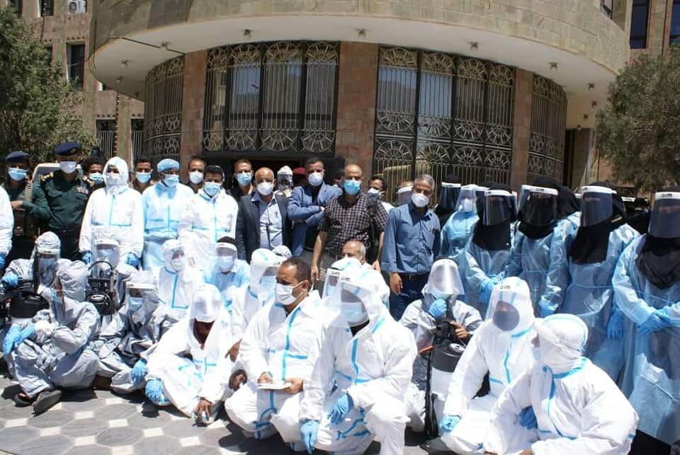 حملات رش وتعقيم  في تعز للوقاية من فيروس كورونا