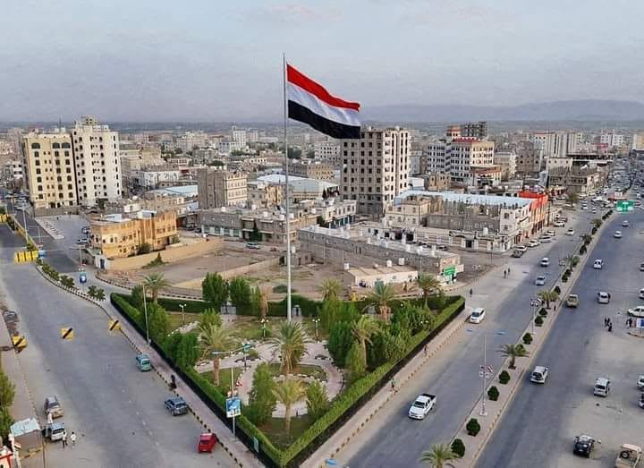 إصابة مدنيين بقصف حوثي استهدف مأرب بعشرة صواريخ  ومسيرات