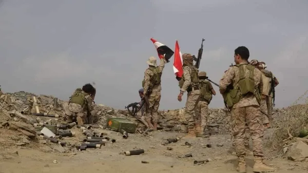 قوات الجيش تحبط تسللا حوثيا وترد على تصعيد مدفعي غربي تعز