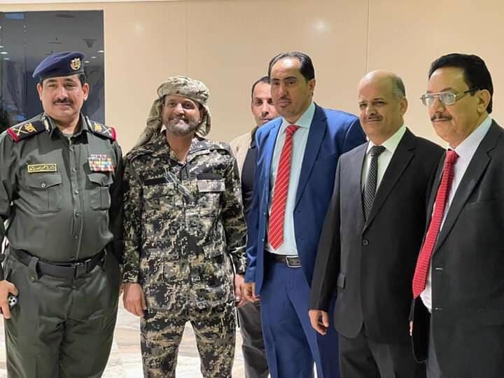 الحكومة الجديدة تصل العاصمة المؤقتة عدن قادمة من الرياض