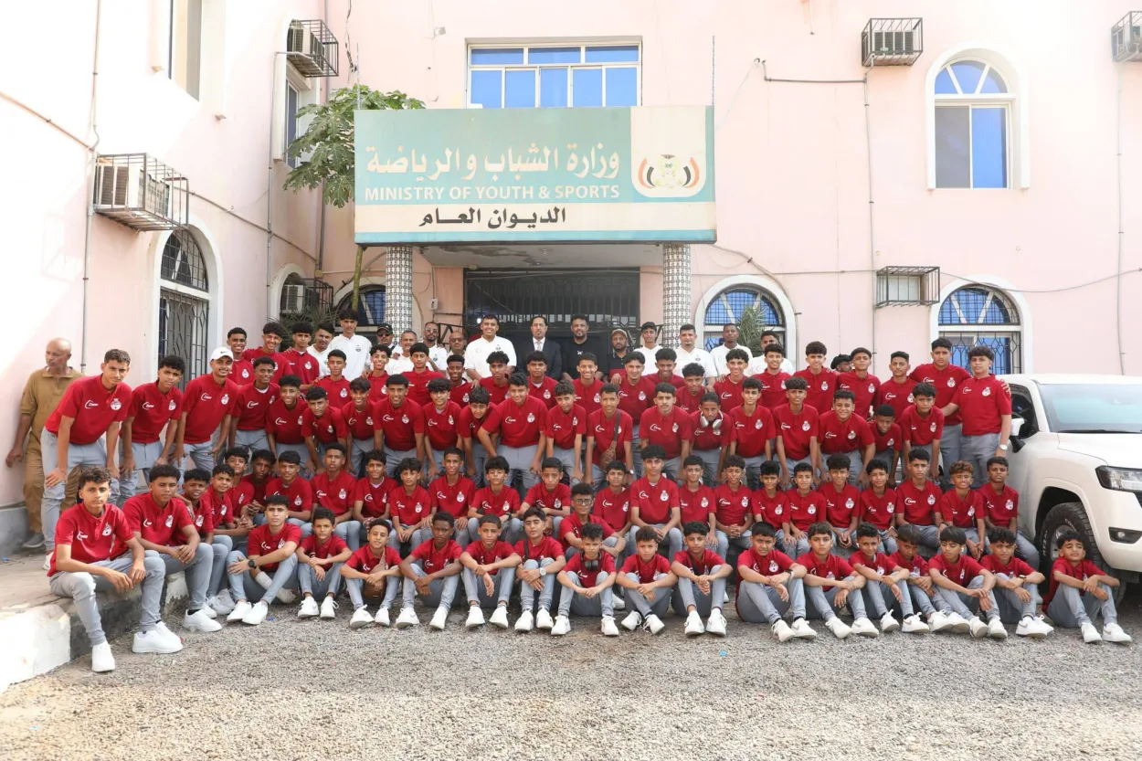 الوزير البكري يودع أكاديمية المرحلي قبيل مشاركتها في بطولتين دوليتين بسلطنة عمان