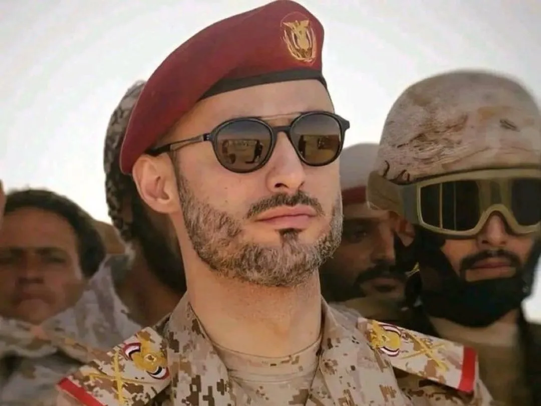 قرار رئاسي بتعيين هاشم الأحمر مستشارا عسكريا للقائد الأعلى وترقيته إلى فريق
