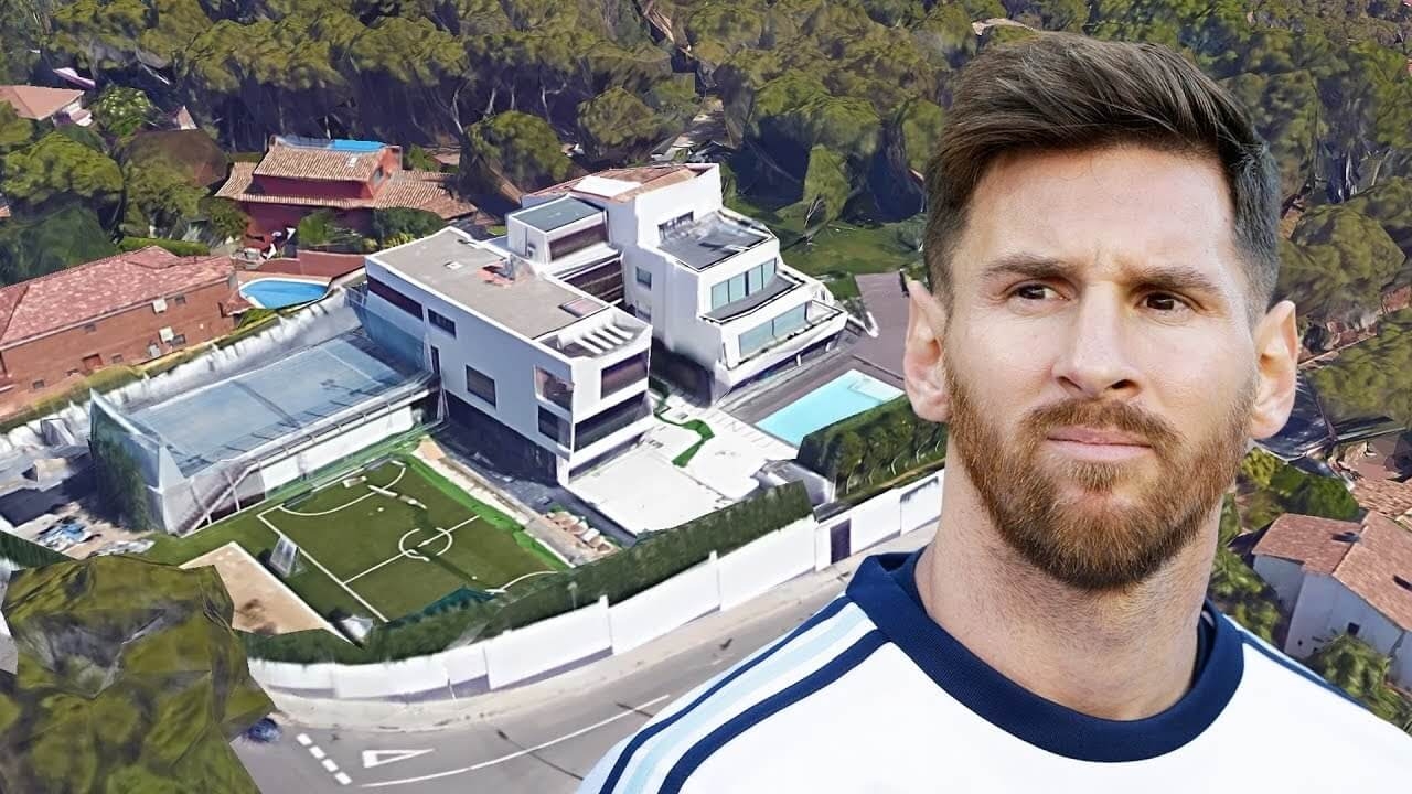 ميسي ينظم وليمة غذاء في منزله ويجتمع بلاعبي برشلونة