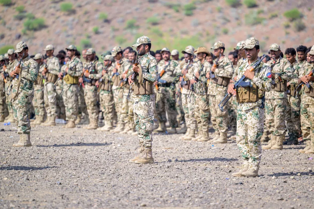 ما حقيقة انشقاق لواءين عسكريين عن الحوثيين وانضمامهما للجيش اليمني