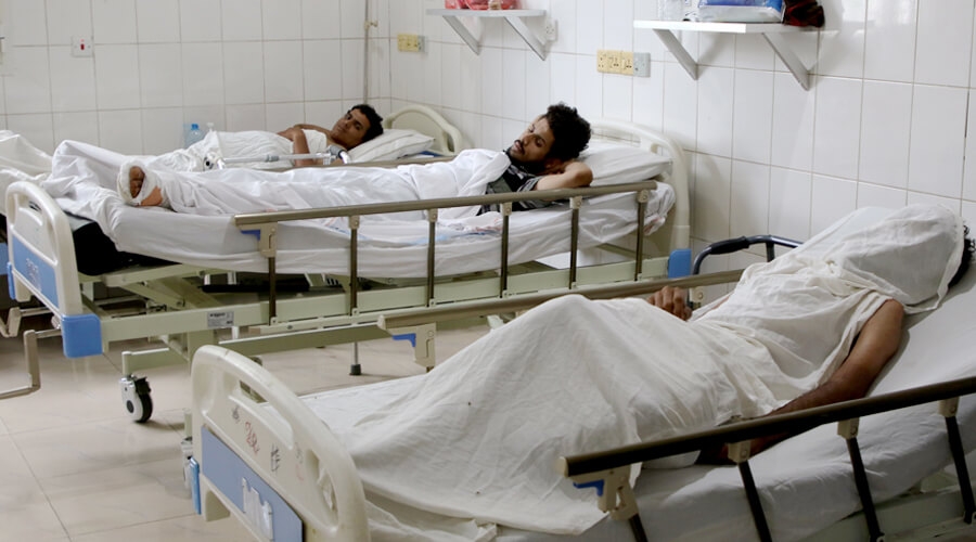 نقل جرحى هجوم مطار عدن للعلاج في الخارج