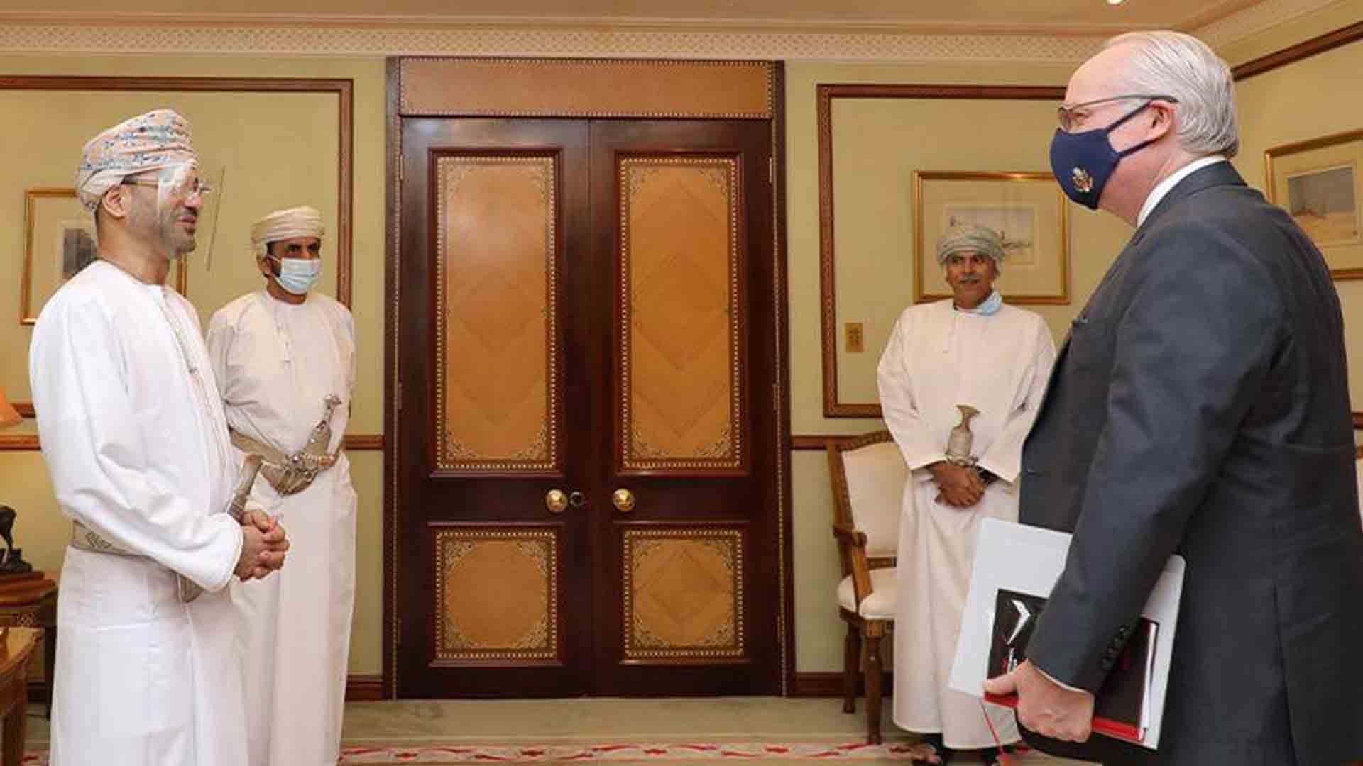 الحراك في مسقط أكثر من الرياض.. هل تنجح سلطنة عمان في إنهاء حرب اليمن؟