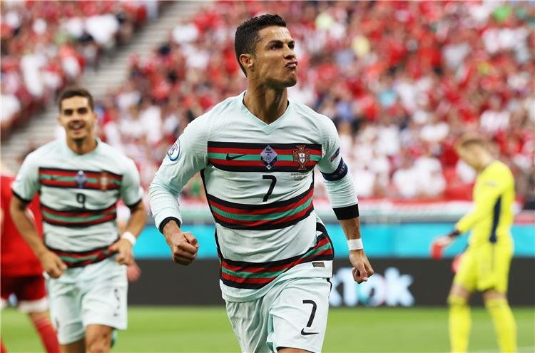 رقم قياسي جديد .. رونالدو الهداف التاريخي لليورو