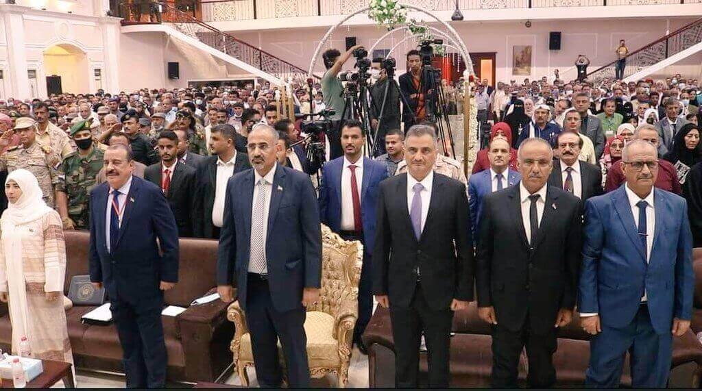 الانتقالي يواصل التصعيد ويدرس إعلان مسودة دستور "دولة الجنوب"
