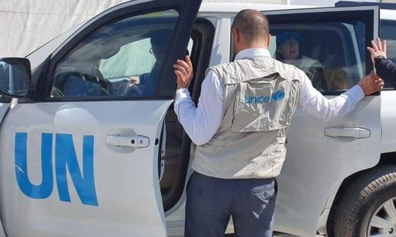 وفد أممي يزور تعز ويتفقد مخيمات النازحين