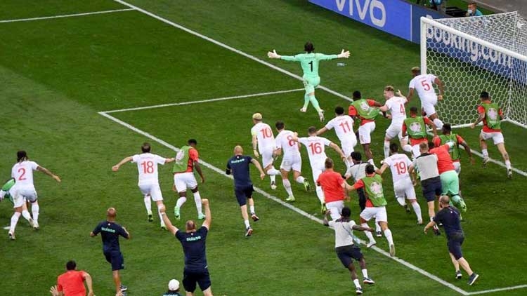سويسرا تذبح الديوك الفرنسية وتحقق معجزة اليورو بعبورها لربع النهائي