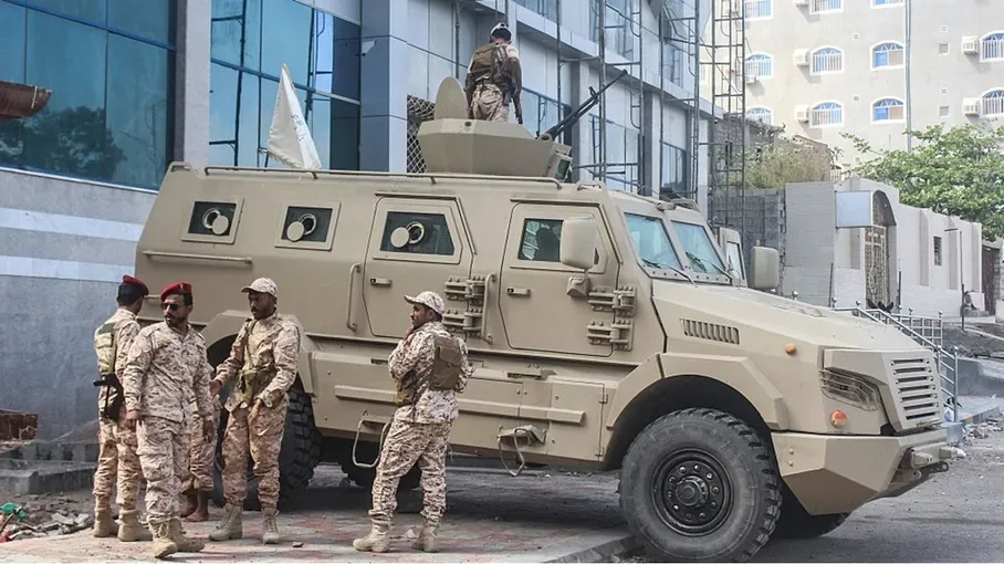 مصادر: تهديدات المليشيا تدفع السعودية والحكومة  اليمنية لإجراءات احترازية وإعادة انتشار في عدن ومحافظات جنوبية