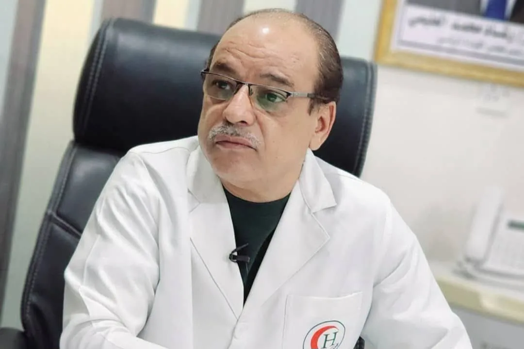 محكمة شرق تعز تبرئ رئيس هيئة مستشفى الثورة السابق د. عبدالرحيم السامعي في قضية وفاة طالبة داخل مصعد