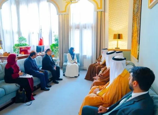 البحرين تؤكد دعمها للجهود الرامية إلى تحقيق الأمن والاستقرار والسلام في اليمن خلال لقاء مع وزيرة الخارجية