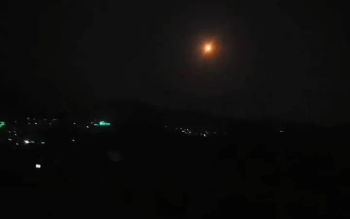 ميليشيا الحوثي تعاود استهداف ميناء المخا وجنوب الخوخة بصواريخ باليستية