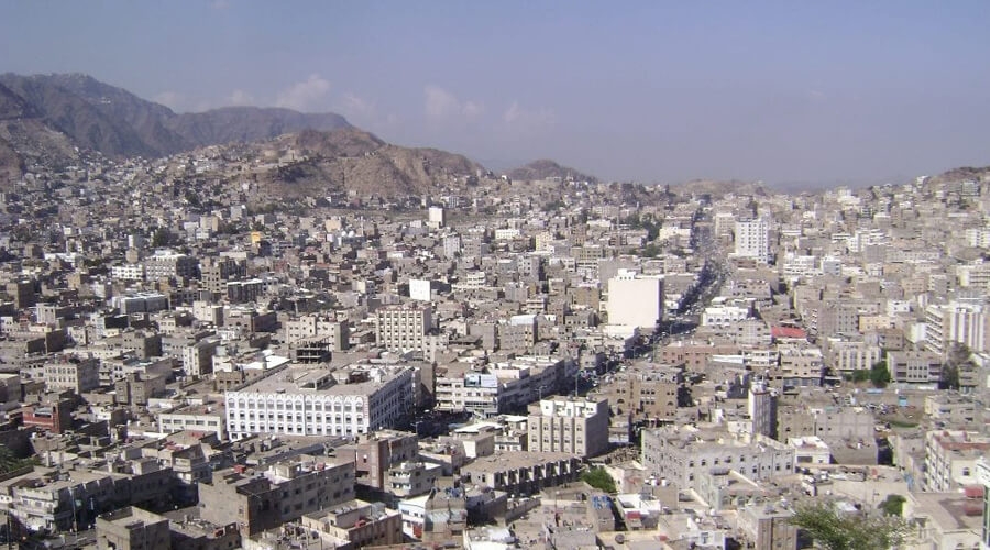 إصابة امرأة برصاص قناص مليشيا الحوثي شمال تعز