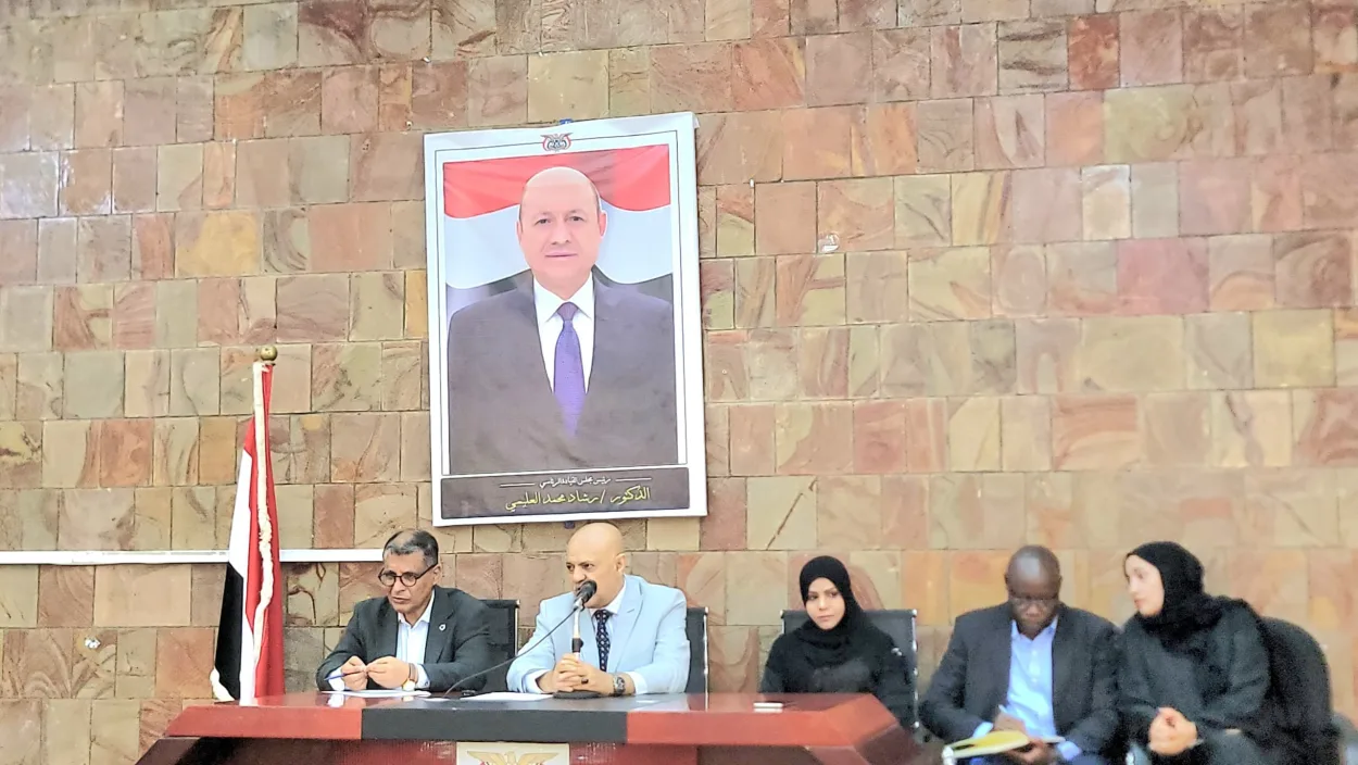 محافظ تعز يناقش خطة الاستعداد والاستجابة للطوارئ مع المنظمات الدولية والمحلية