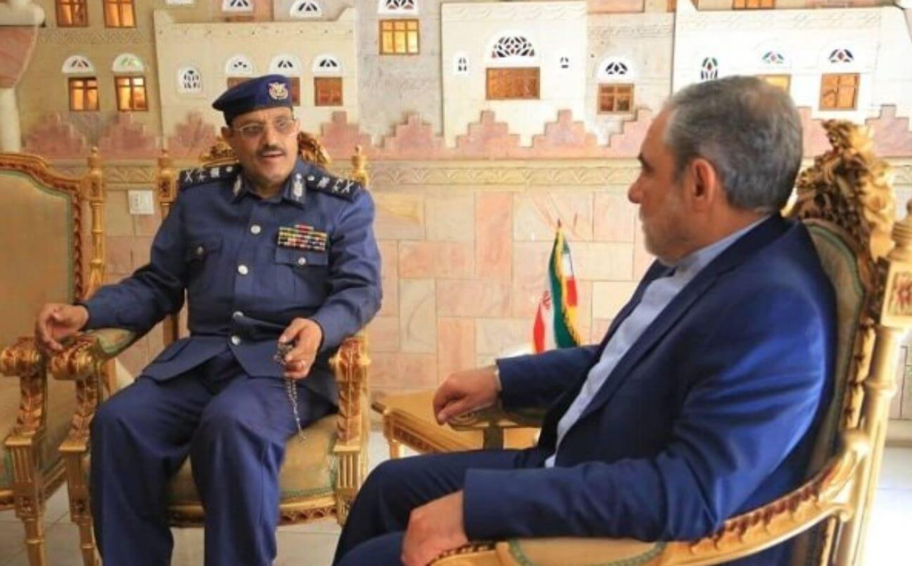 فيلتين بستة ملايين دولار .. قيادي حوثي يكشف الأقنعة فهل تبدأ صراعات الأجنحة؟