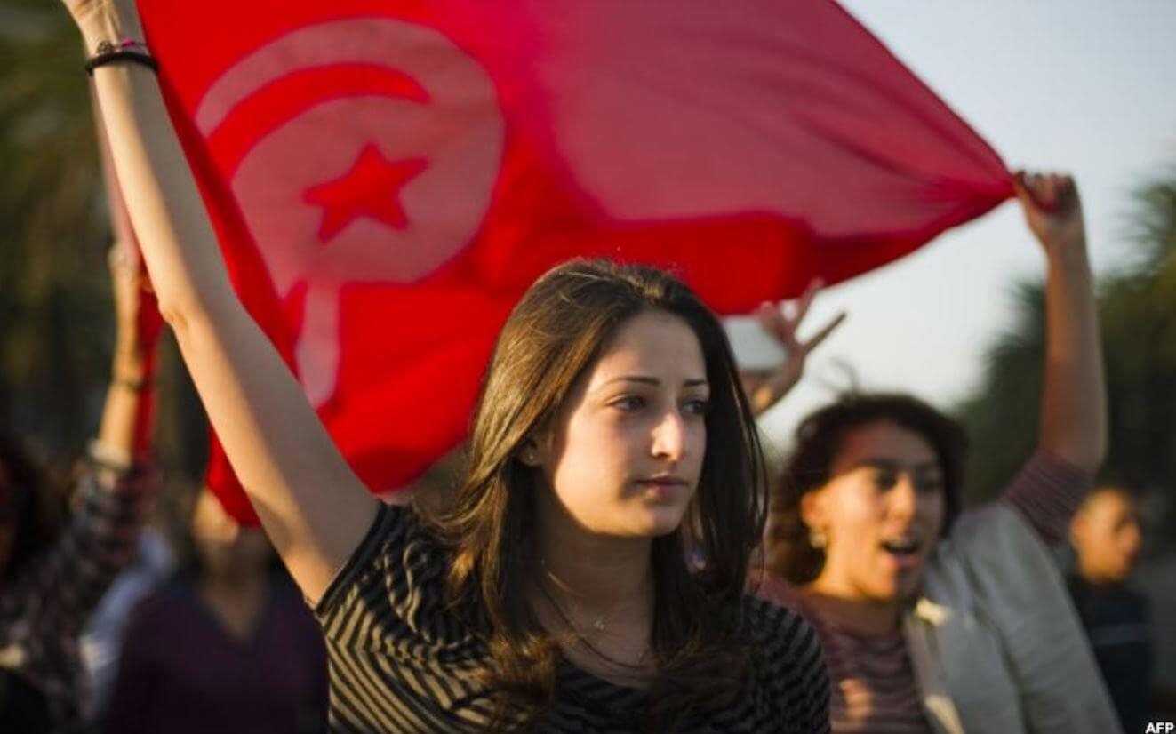 الغارديان.. ربيع تونس يتحول إلى شتاء