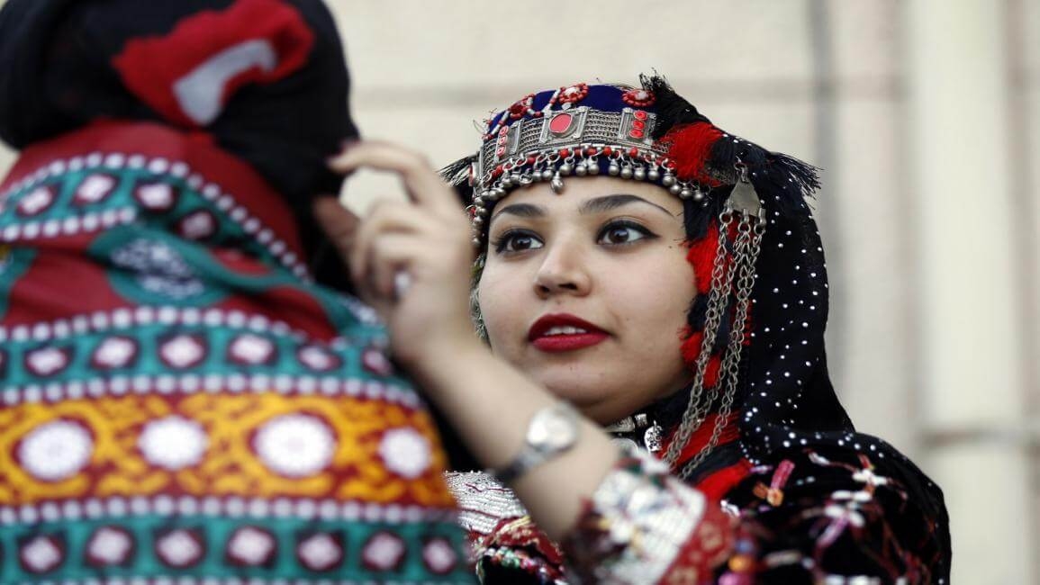 تهجير ومحاكمات وتعذيب.. حكومة اليمن تكشف جرائم الحوثي بحق الأقليات الدينية