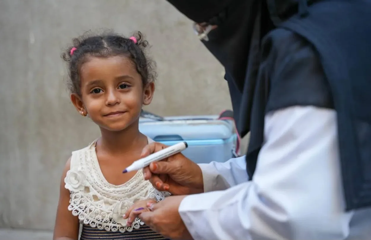 اتهامات للحوثيين بالمقايضة... اللقاحات مقابل عودة المكاتب الأممية