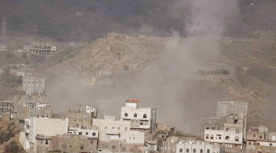 إصابة امرأة بقصف حوثي على حي عصيفرة في تعز