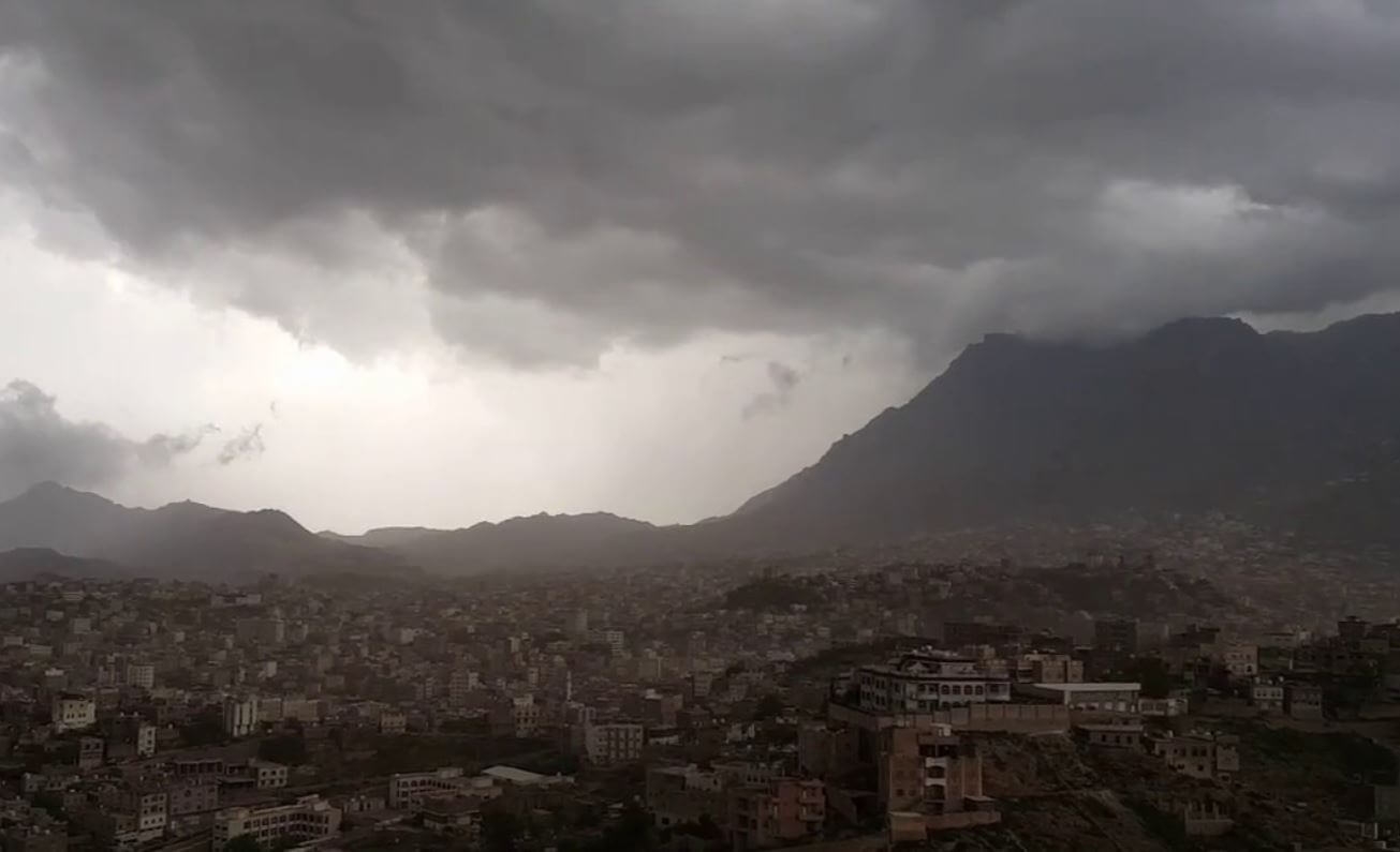 وفاة طفلان جراء صاعقة رعدية في بتعز